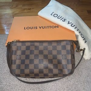 Louis Vuitton Pochette